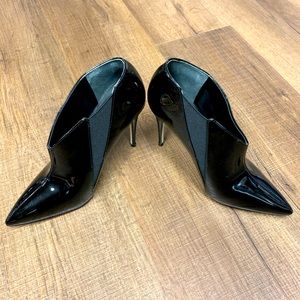 Guess black patent leather booties size 7